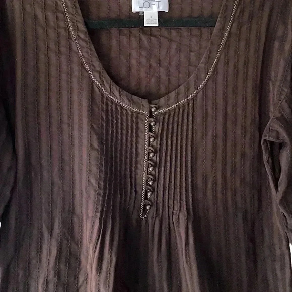 LOFT | NWOT | PLEATED BUTTON FRONT BOHO BROWN TOP | SIZE: 8 - Picture 3 of 8